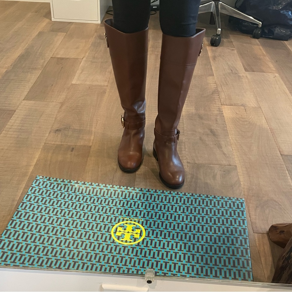 Very good condition Tory Burch boots